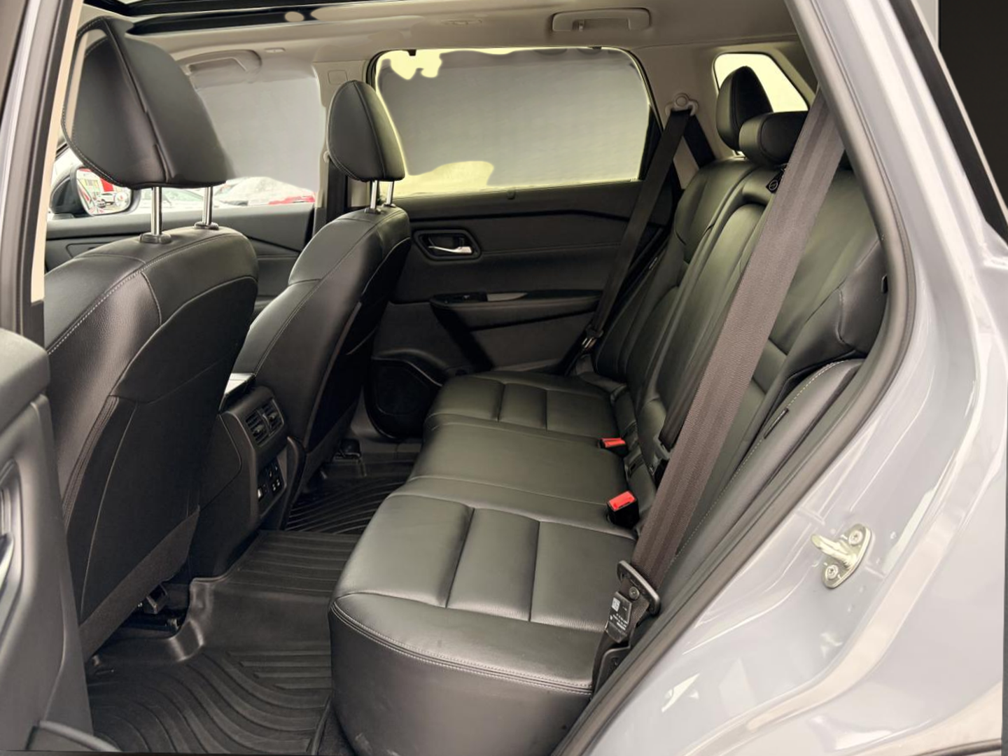 2024 Nissan Rogue - Image 10