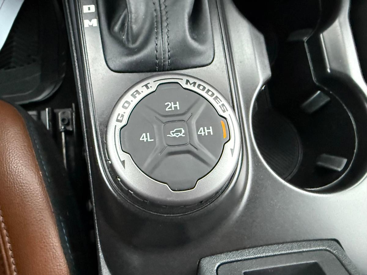 2022 Ford Bronco - Image 21