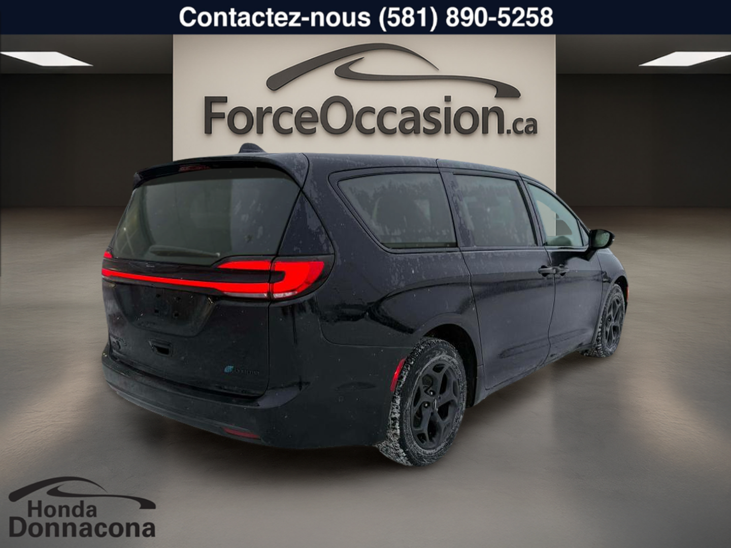 2022 Chrysler Pacifica Hybrid - Image 7