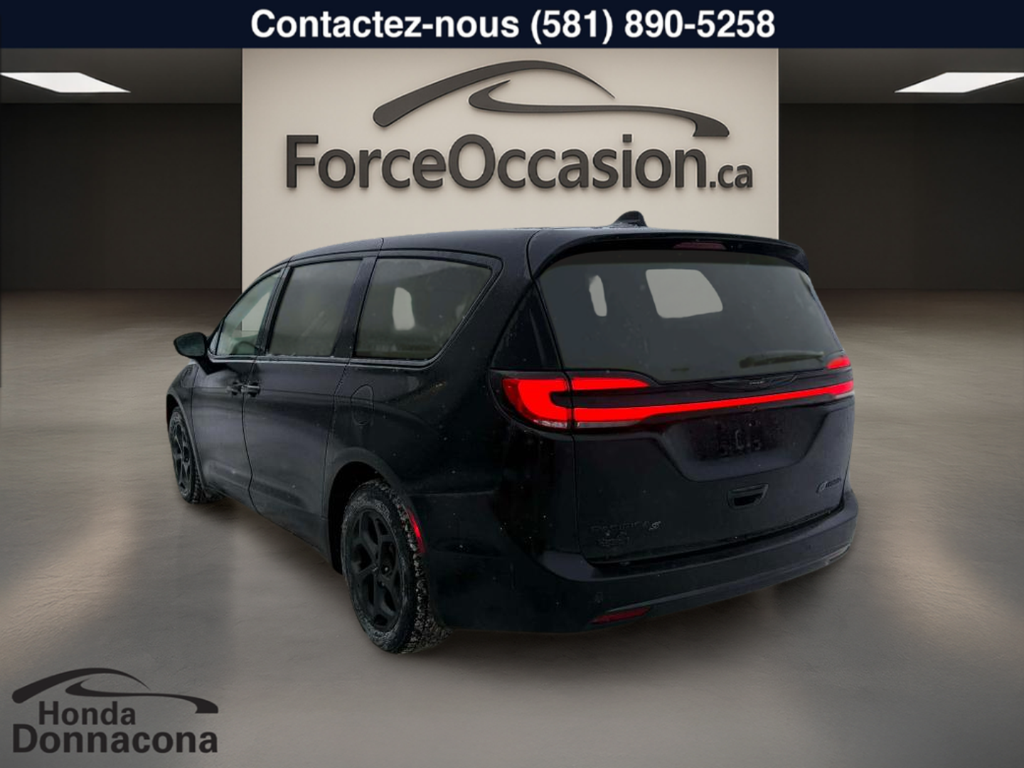 2022 Chrysler Pacifica Hybrid - Image 9
