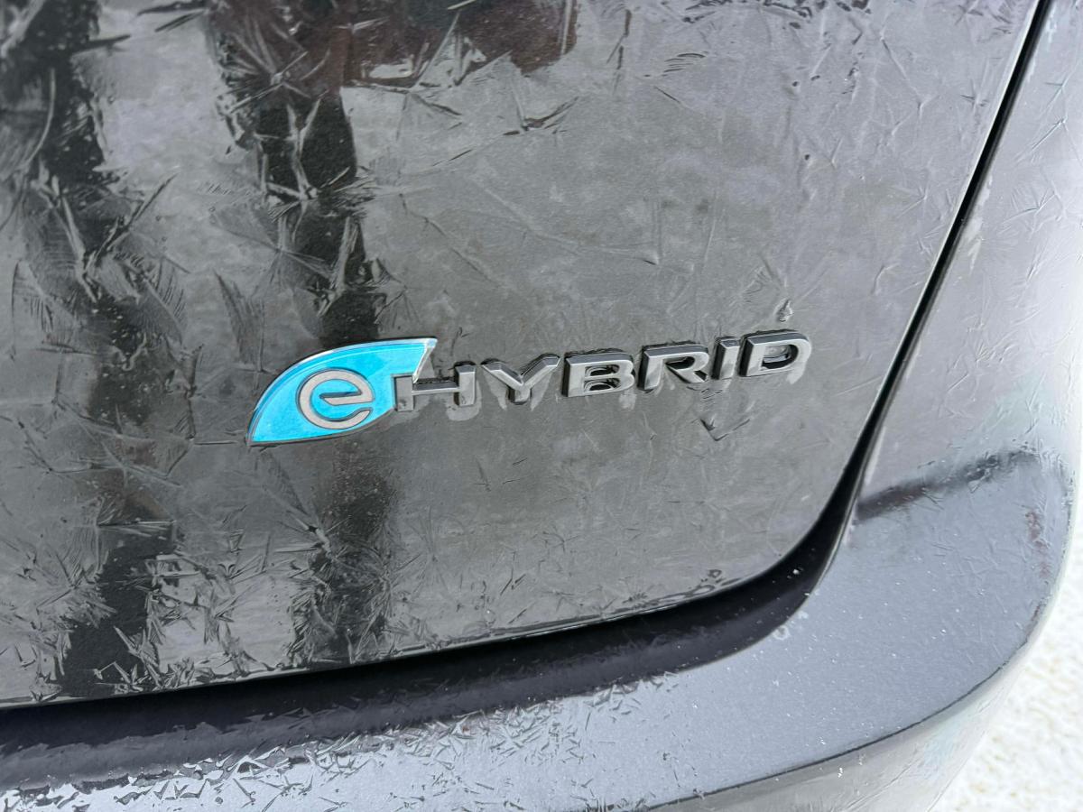 2022 Chrysler Pacifica Hybrid - Image 10