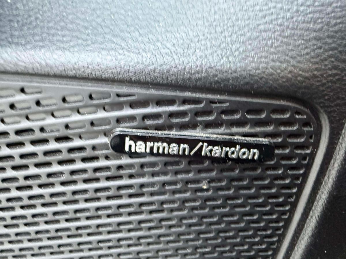 2022 Chrysler Pacifica Hybrid - Image 17