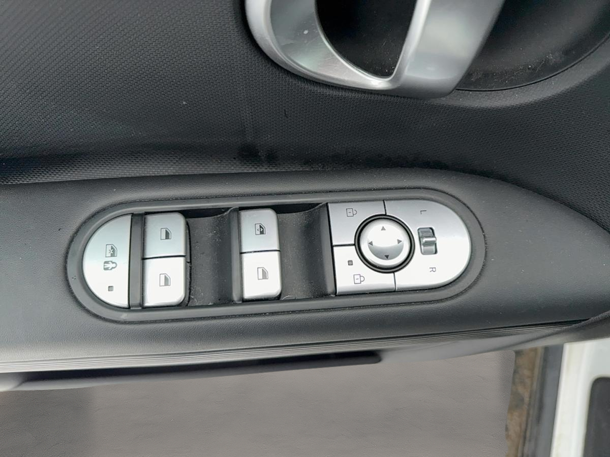 2023 Hyundai IONIQ 5 - Image 11