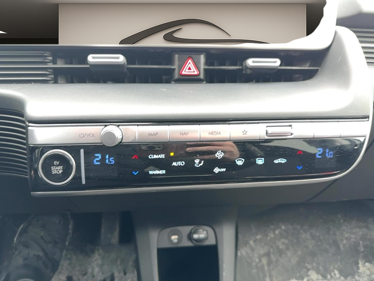 2023 Hyundai IONIQ 5 - Image 17