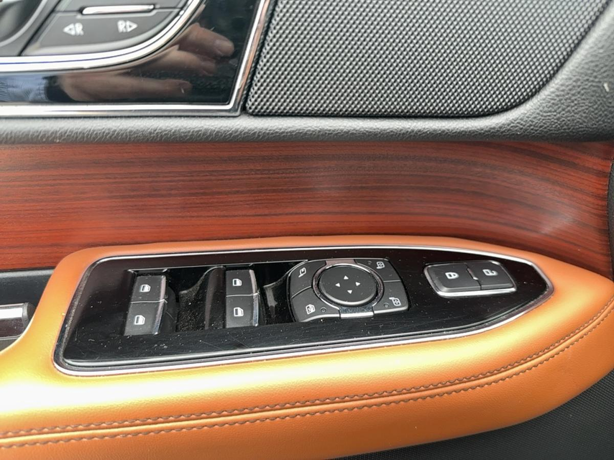 2021 Lincoln Navigator - Image 17