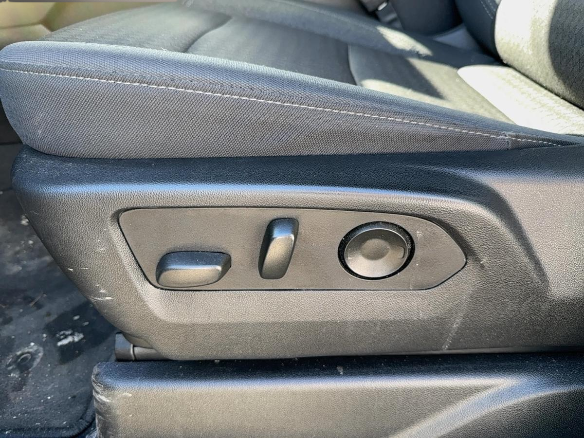 2024 GMC Yukon - Image 10