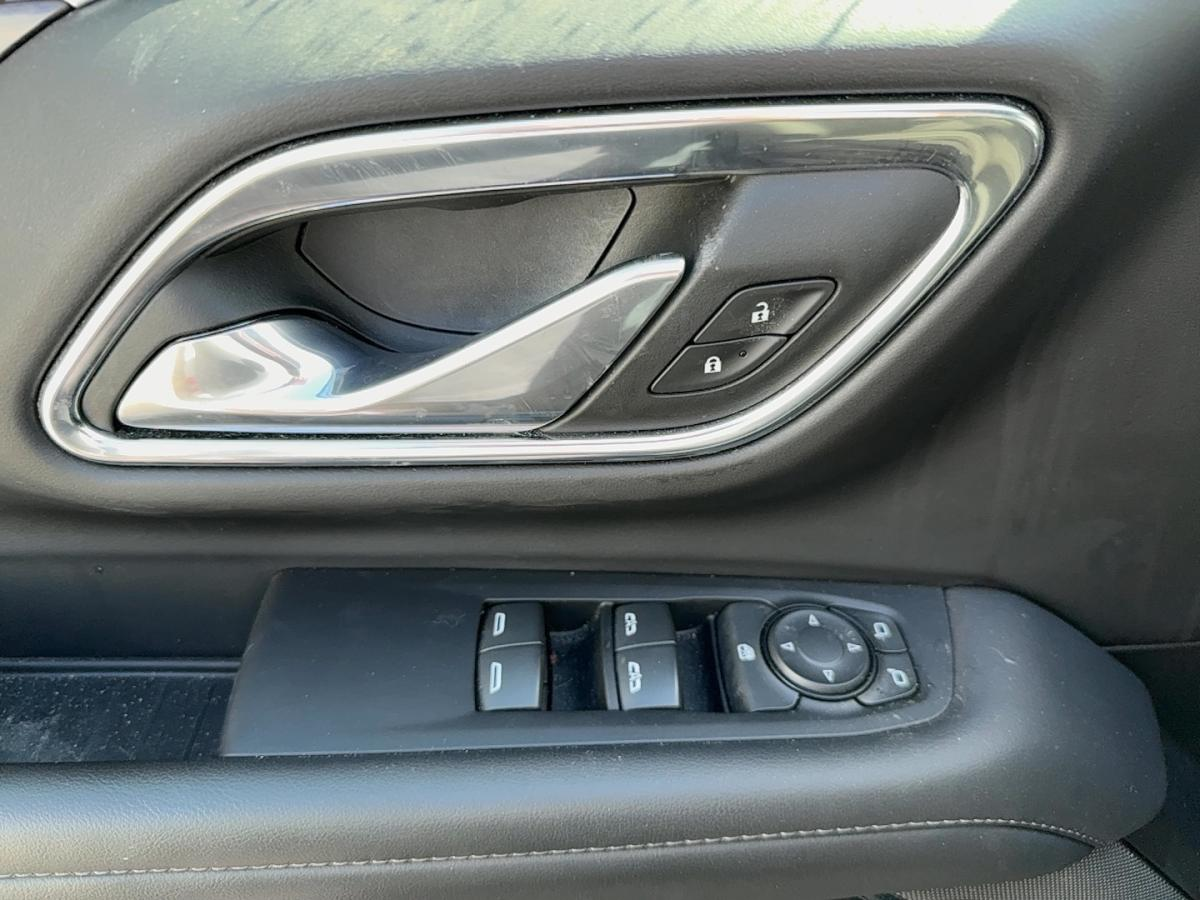 2024 GMC Yukon - Image 11