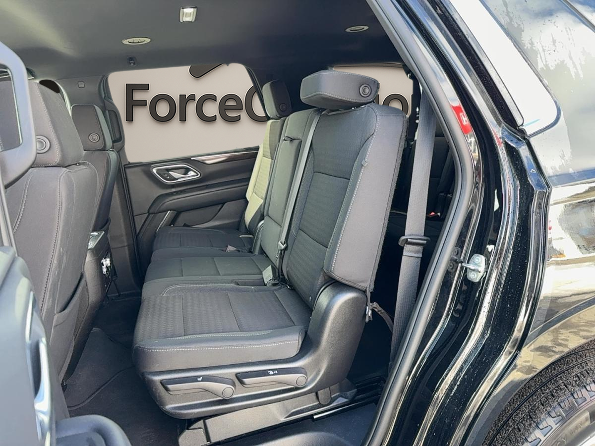 2024 GMC Yukon - Image 13