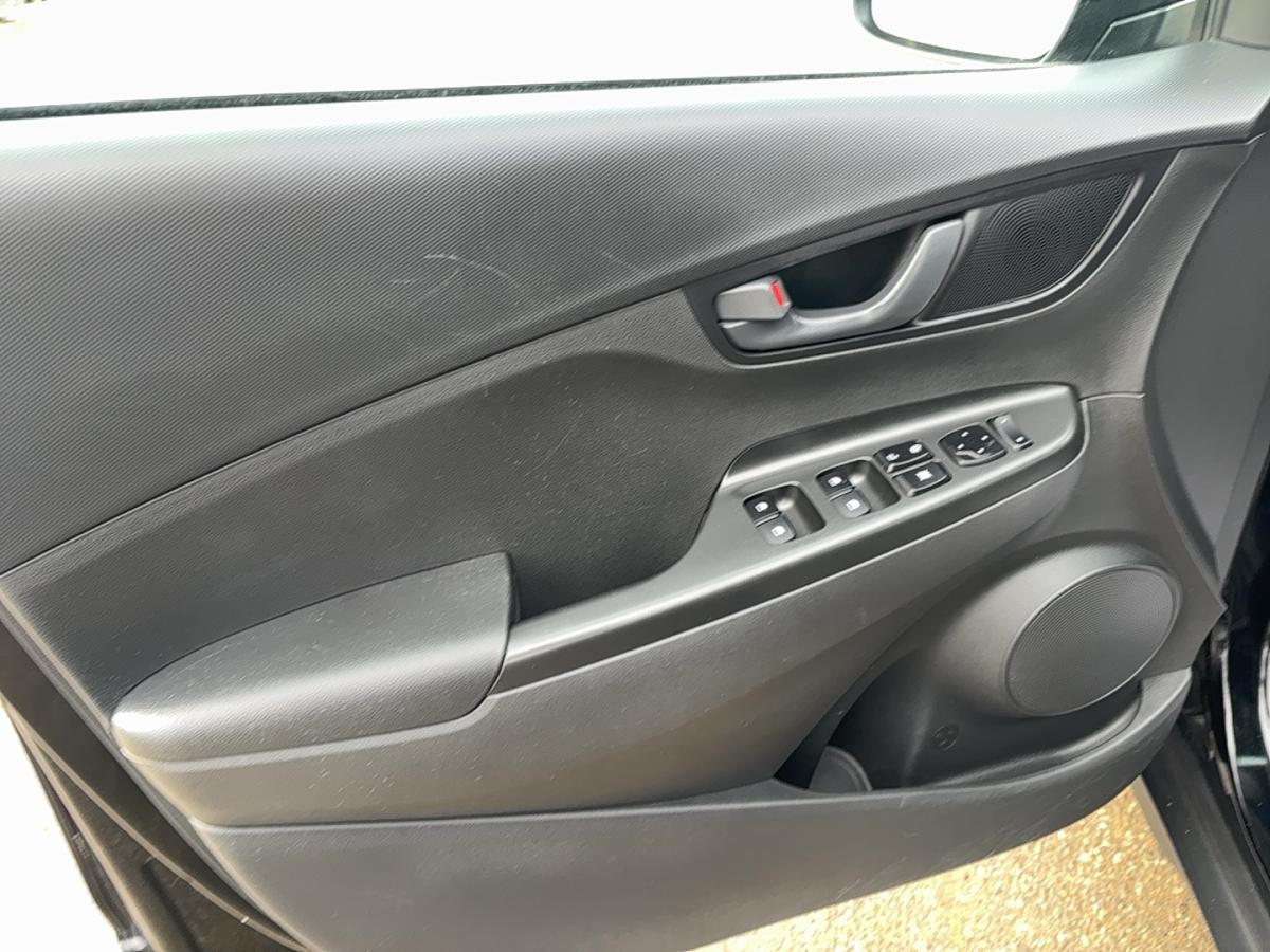 2023 Hyundai Kona - Image 7