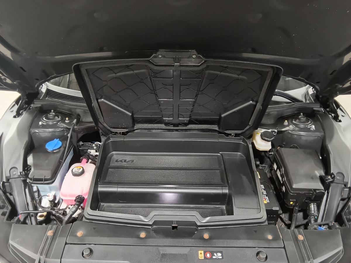 2023 Kia EV6 - Image 8