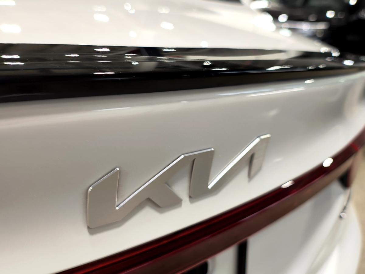 2023 Kia Forte - Image 11