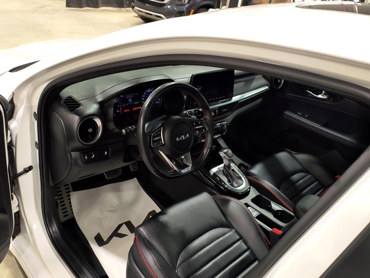 2023 Kia Forte - Image 14