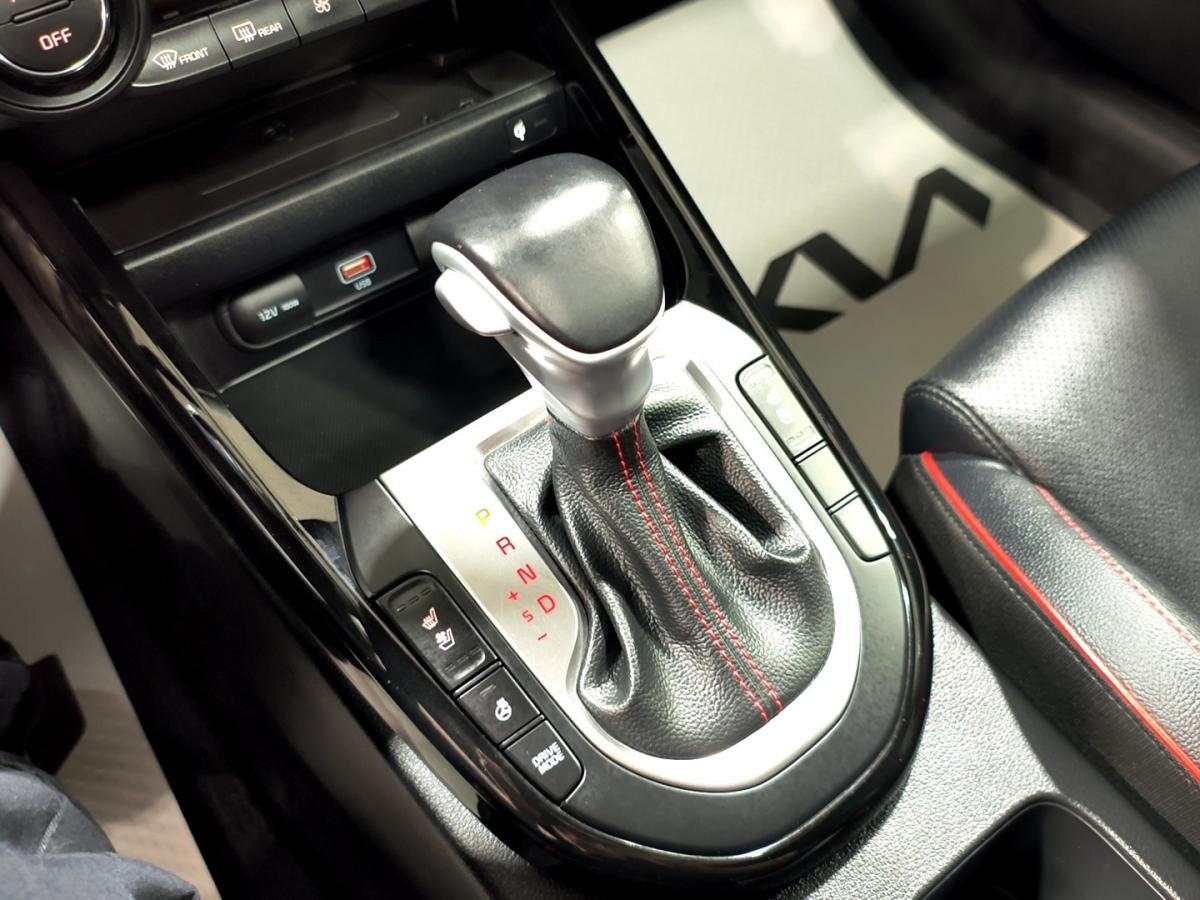 2023 Kia Forte - Image 19