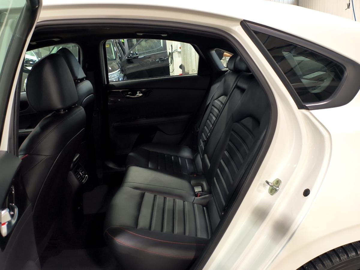 2023 Kia Forte - Image 24