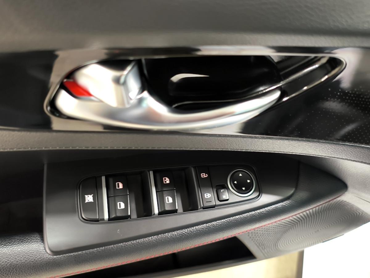 2023 Kia Forte - Image 25