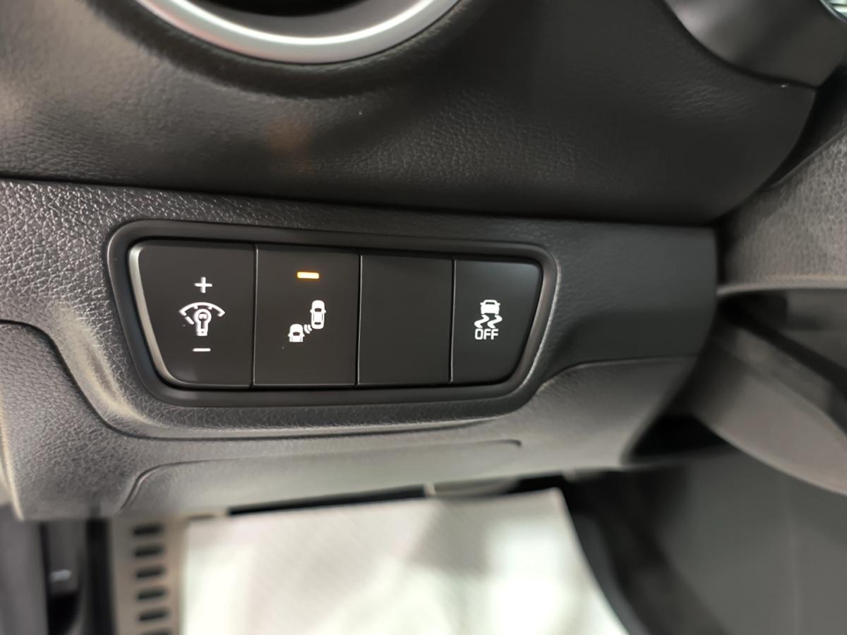 2023 Kia Forte - Image 27