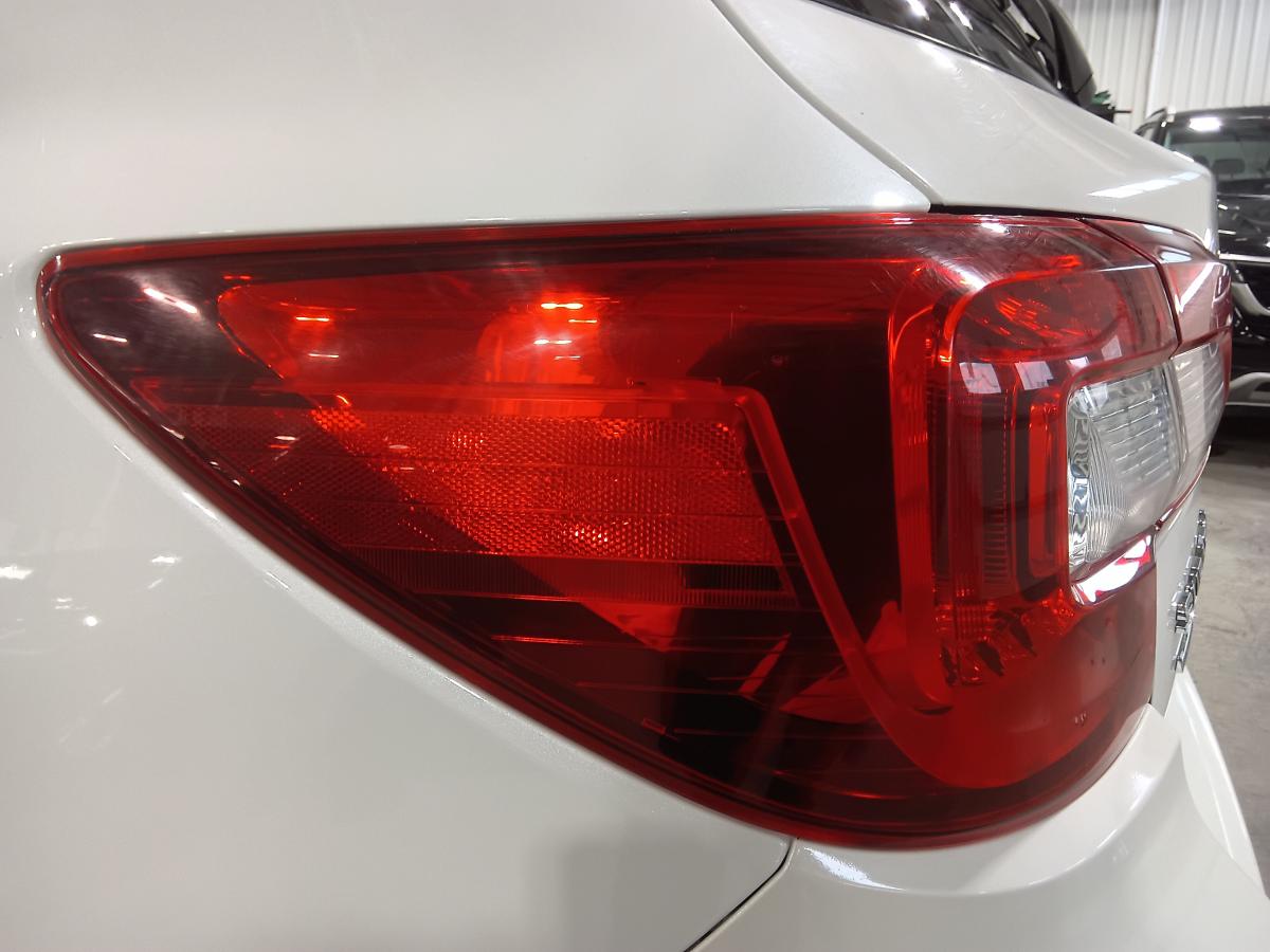 2016 Subaru Outback - Image 12