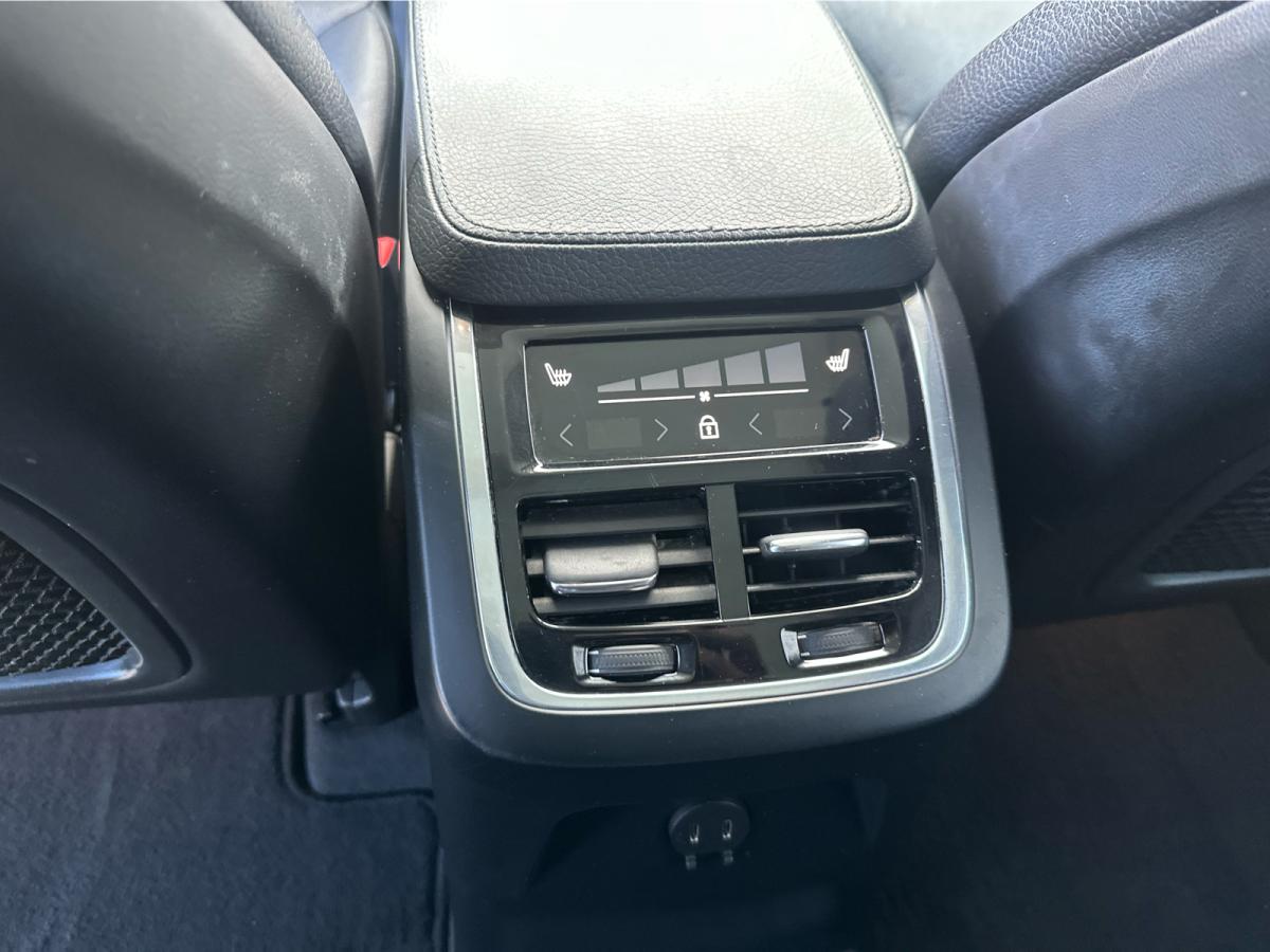 2022 Volvo XC90 - Image 17