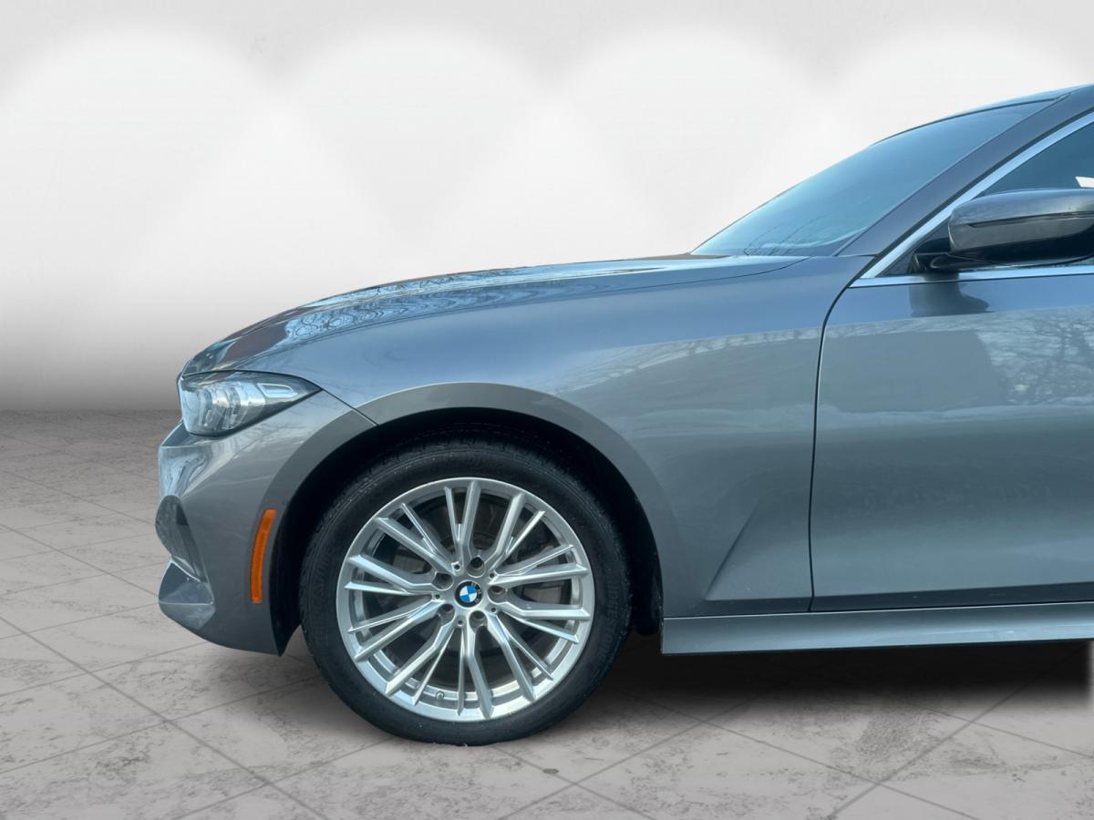 2023 BMW 3 Series - Image 9