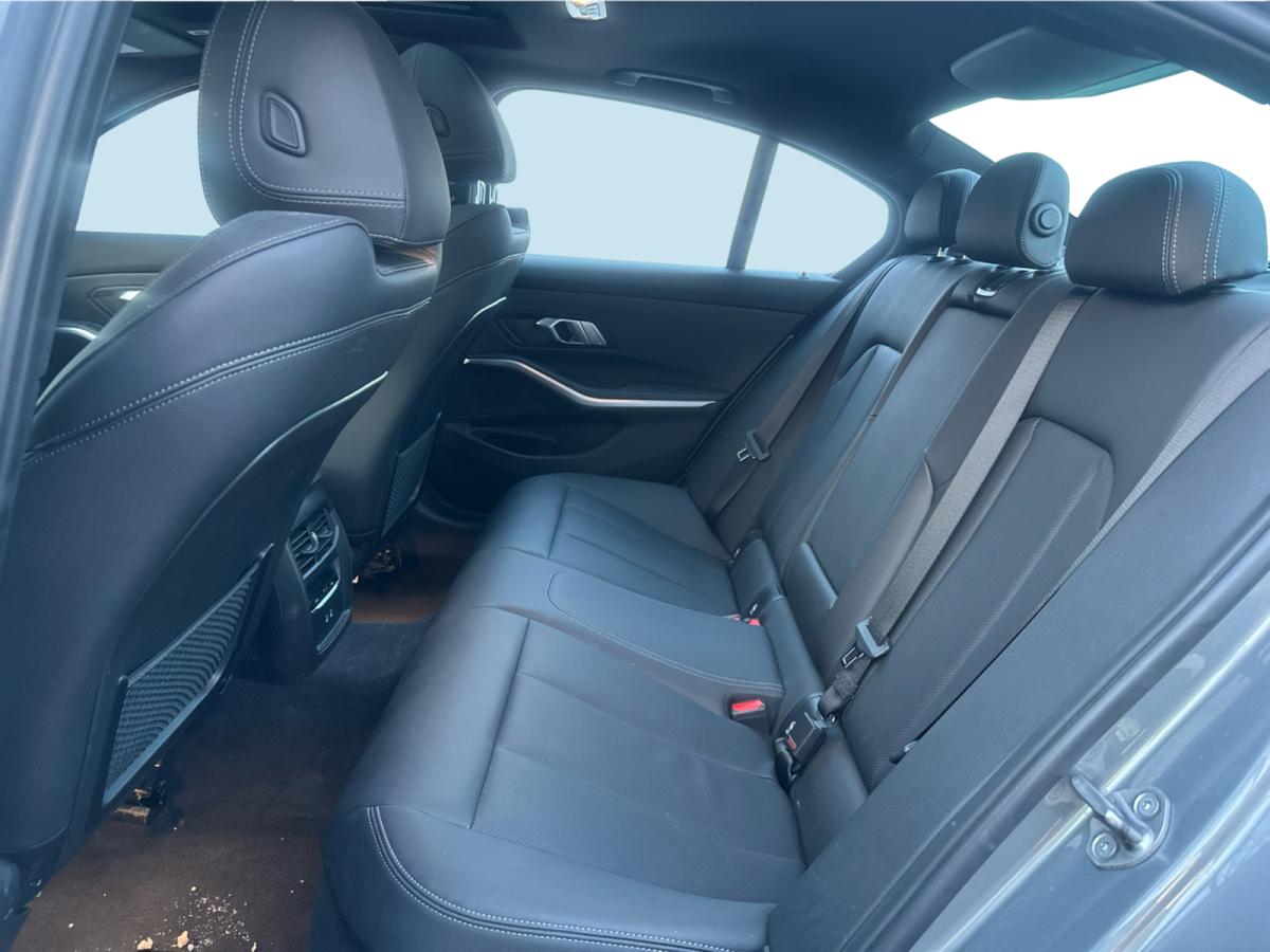 2023 BMW 3 Series - Image 12