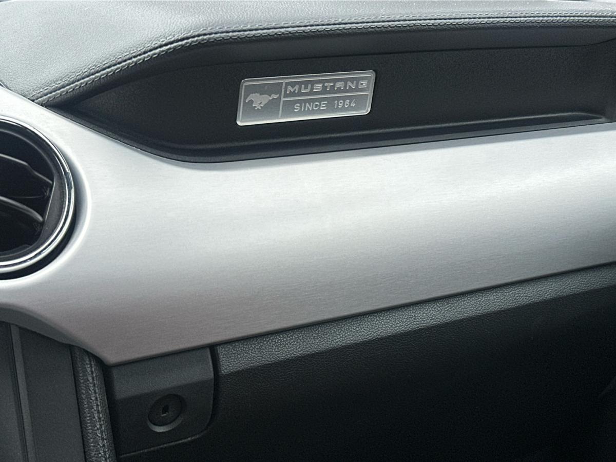 2015 Ford Mustang - Image 17