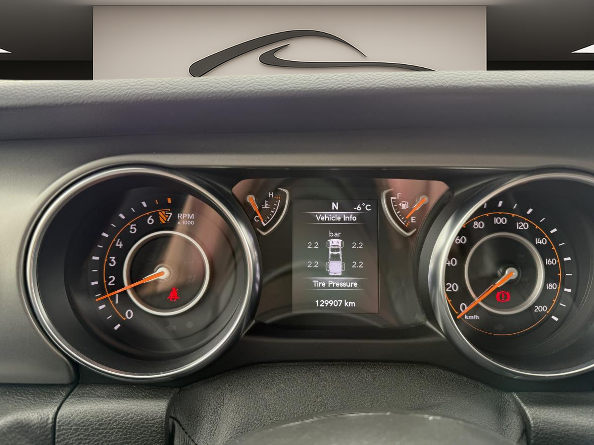 2022 Jeep Gladiator - Image 9