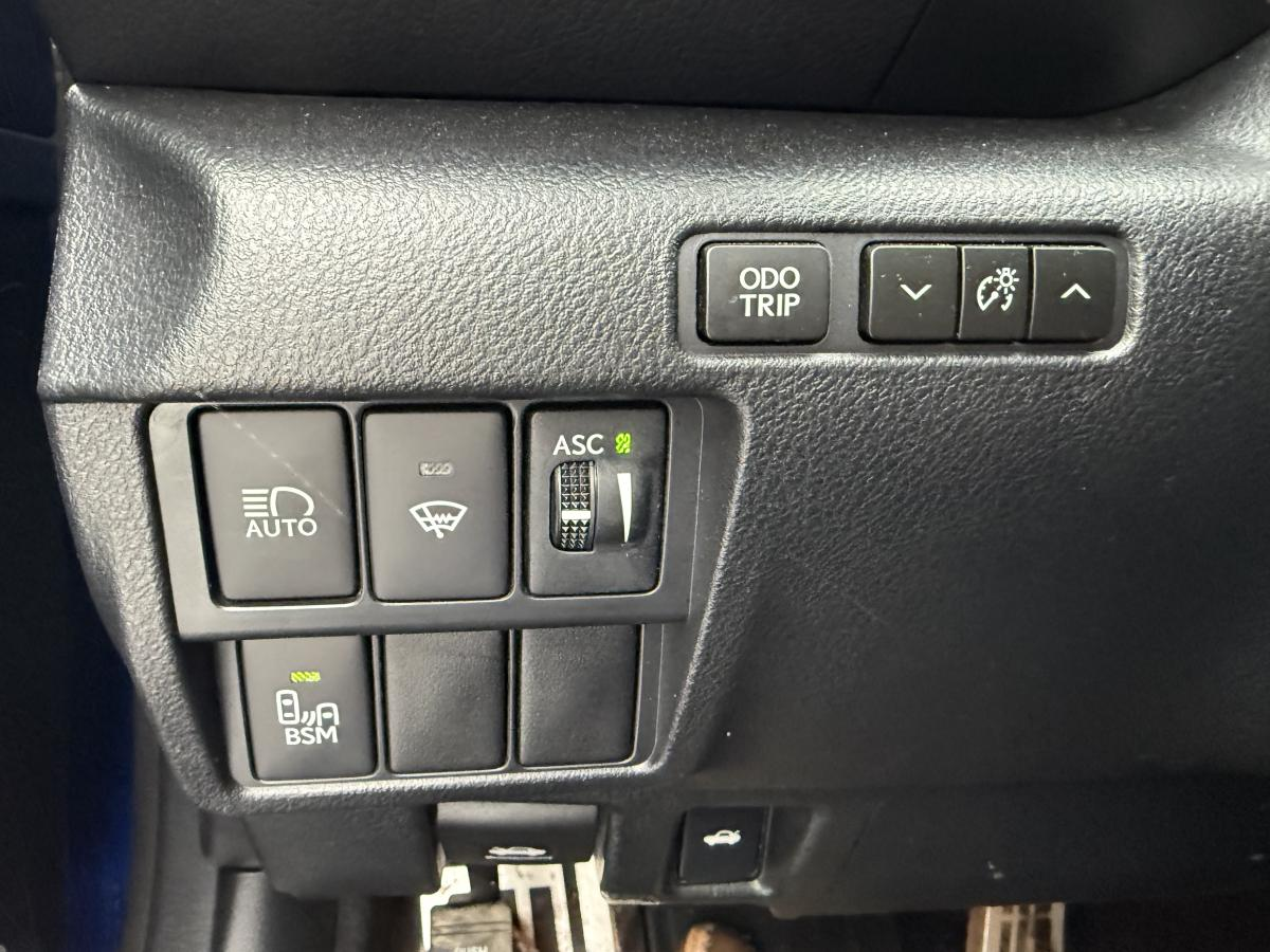 2018 Lexus RC 300 - Image 9