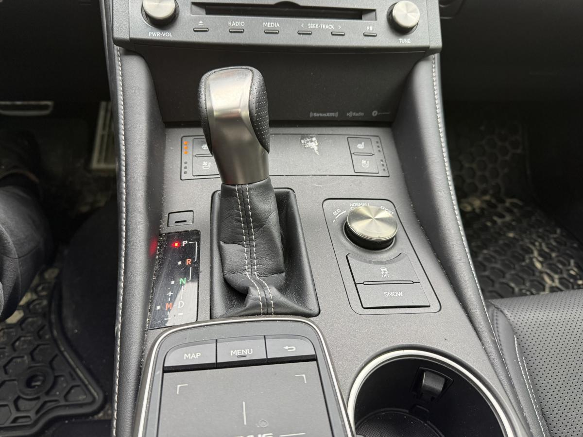 2018 Lexus RC 300 - Image 13