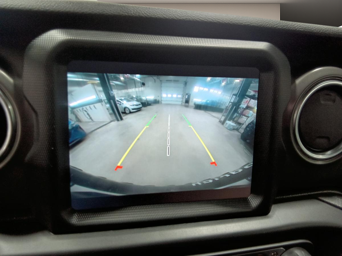 2022 Jeep Wrangler 4xe - Image 20