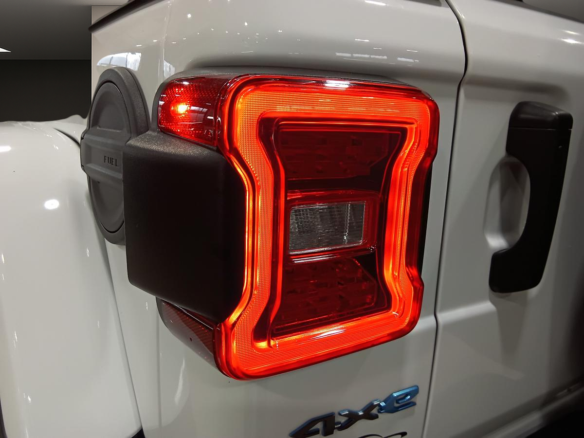 2022 Jeep Wrangler 4xe - Image 28