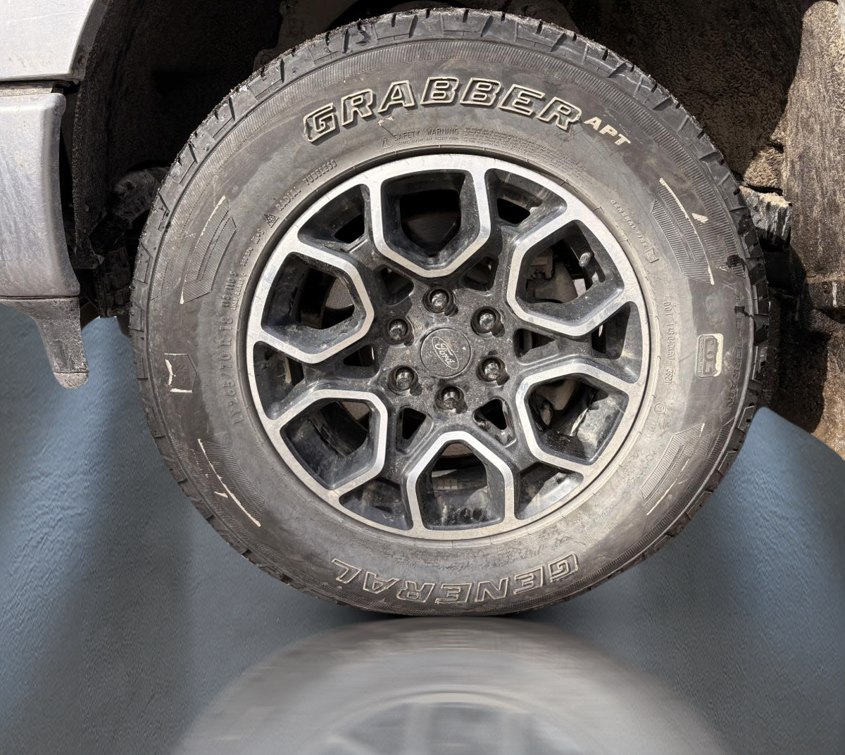 2022 Ford F-150 Hybrid - Image 11