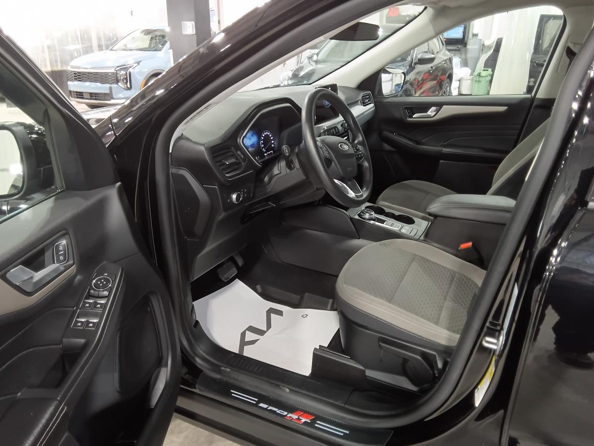 2021 Ford Escape - Image 14