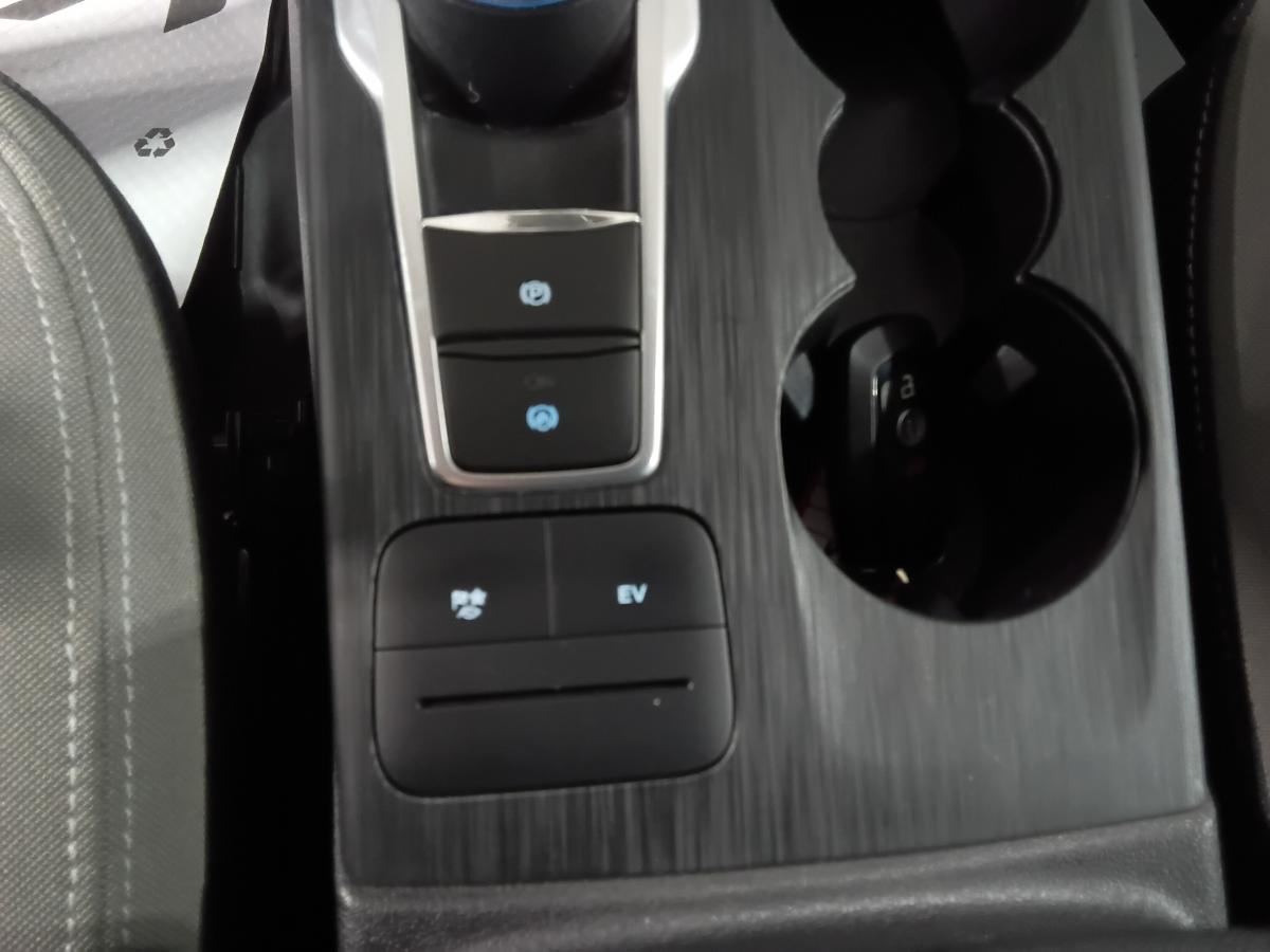 2021 Ford Escape - Image 30