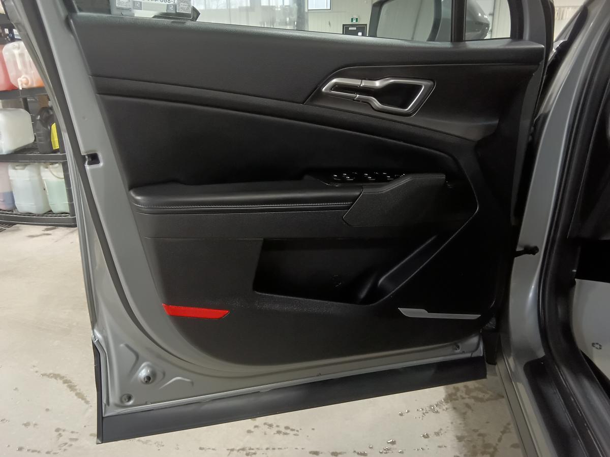 2023 Kia Sportage - Image 18