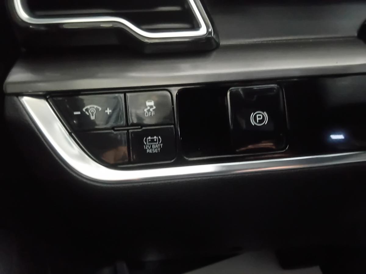 2023 Kia Sportage - Image 28