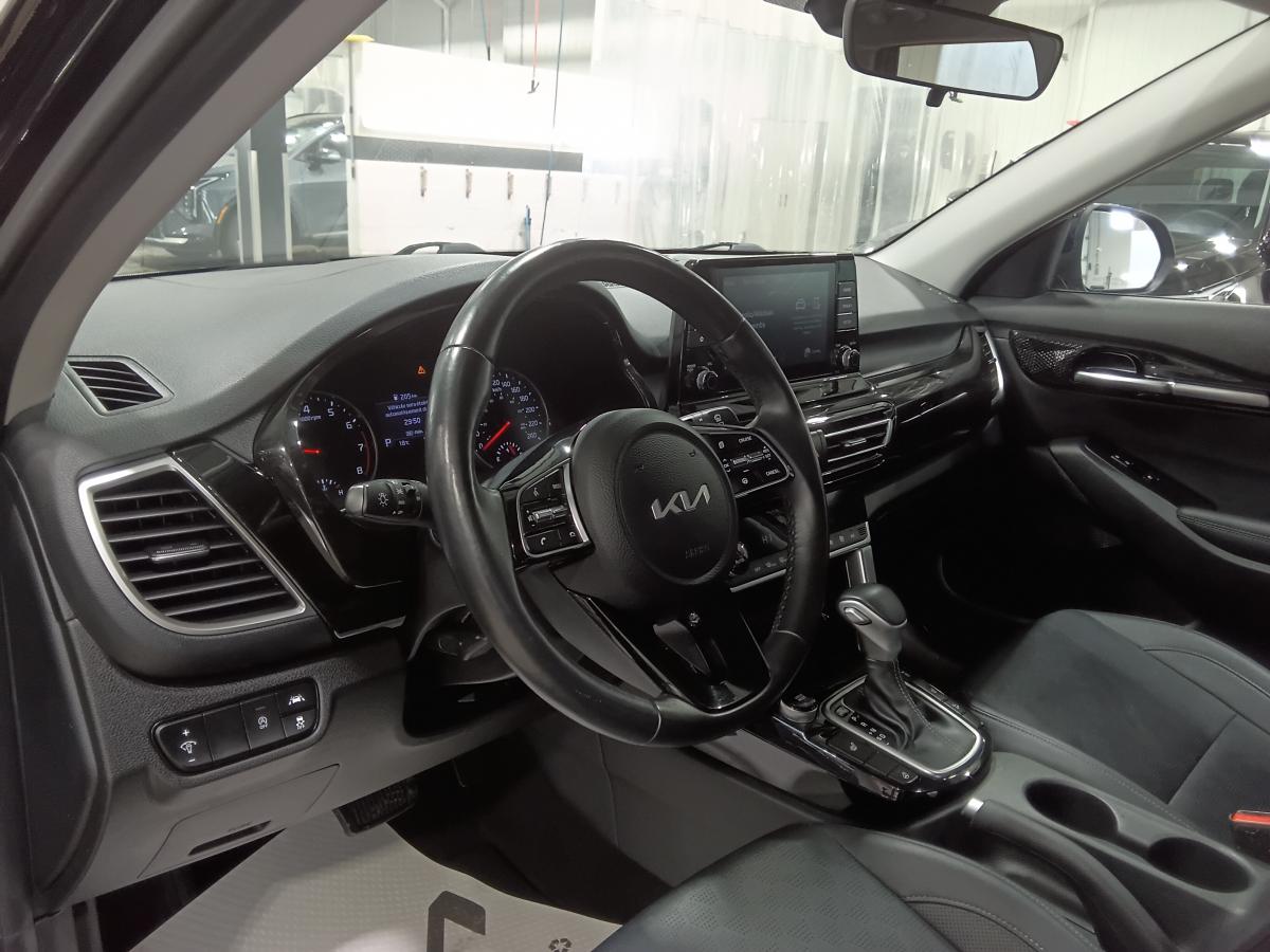 2023 Kia Seltos - Image 14