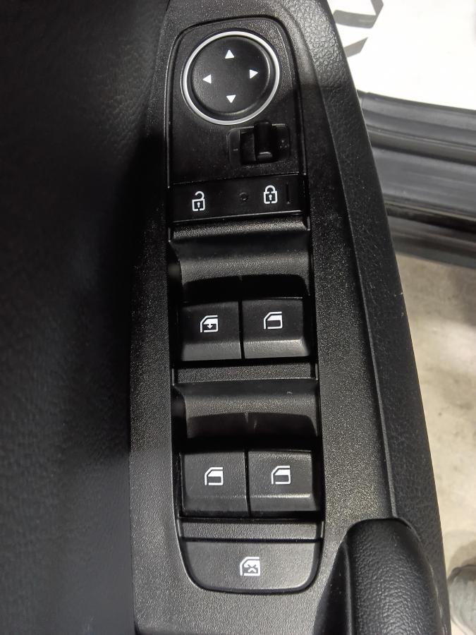 2023 Kia Seltos - Image 25