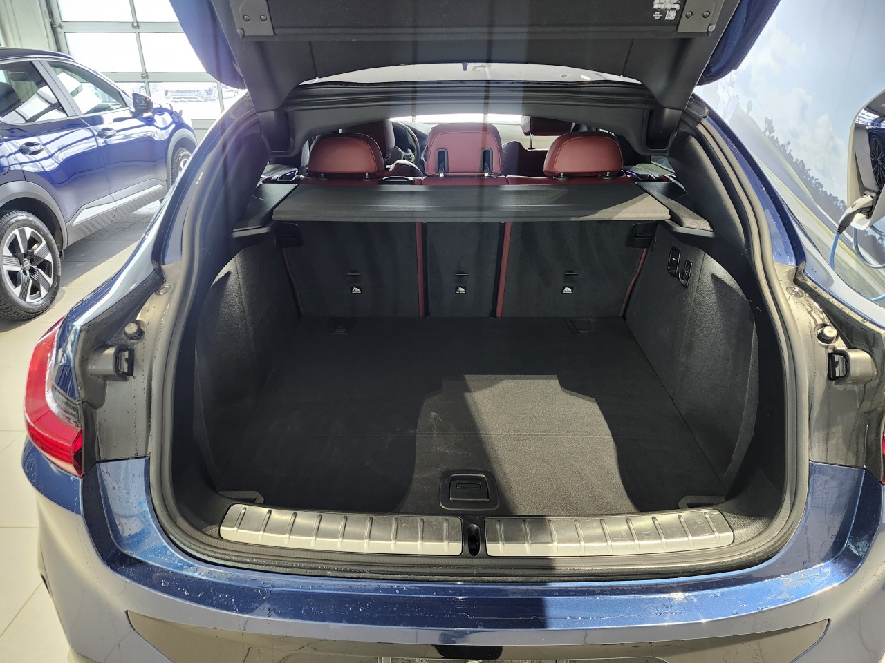 2023 BMW X4 - Image 6