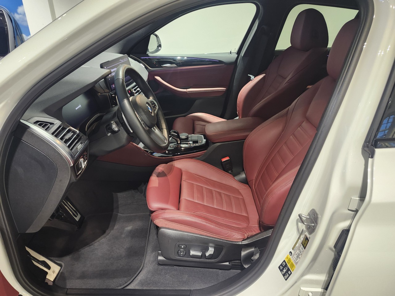 2023 BMW X4 - Image 12