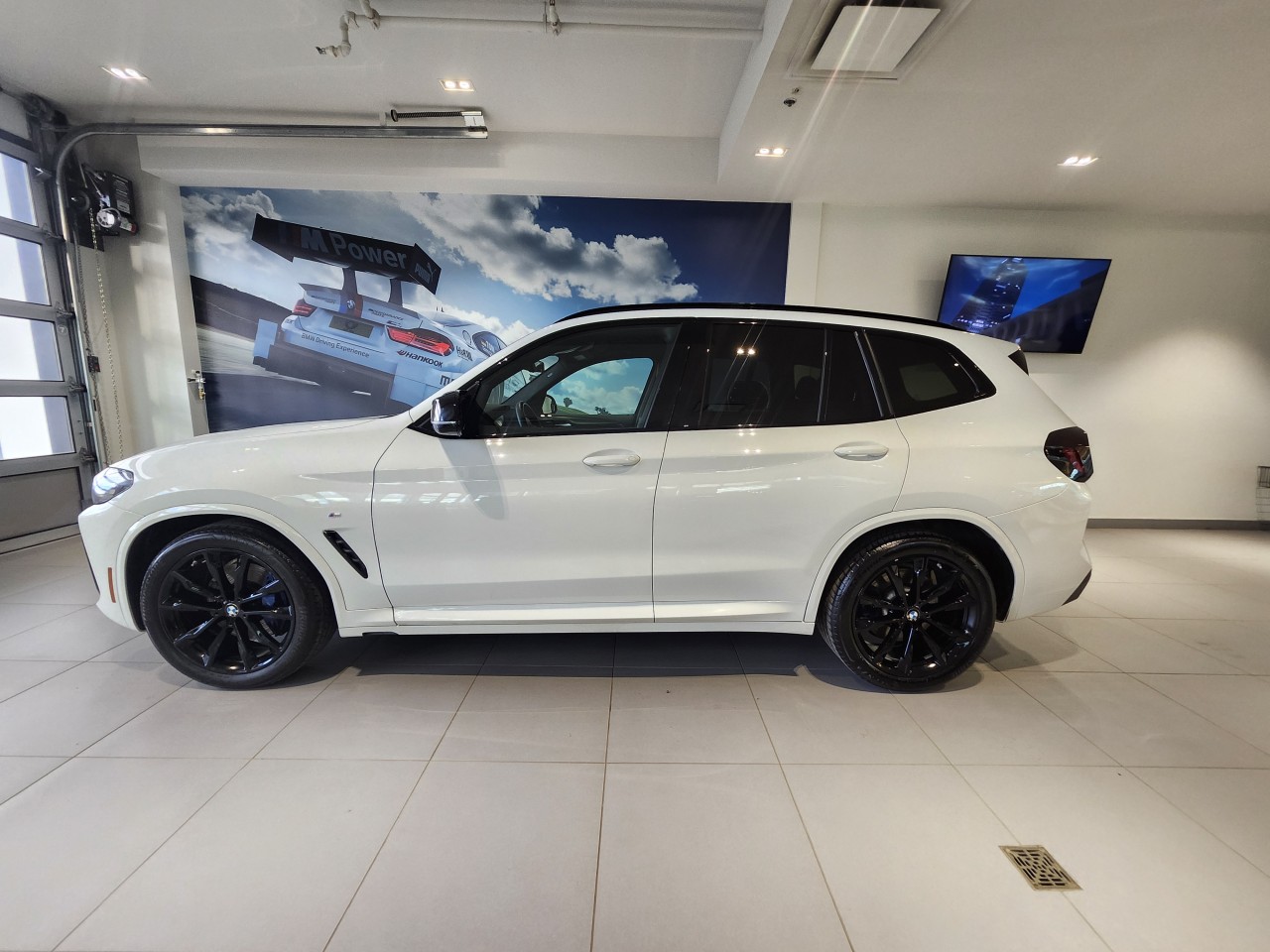 2023 BMW X3 - Image 2