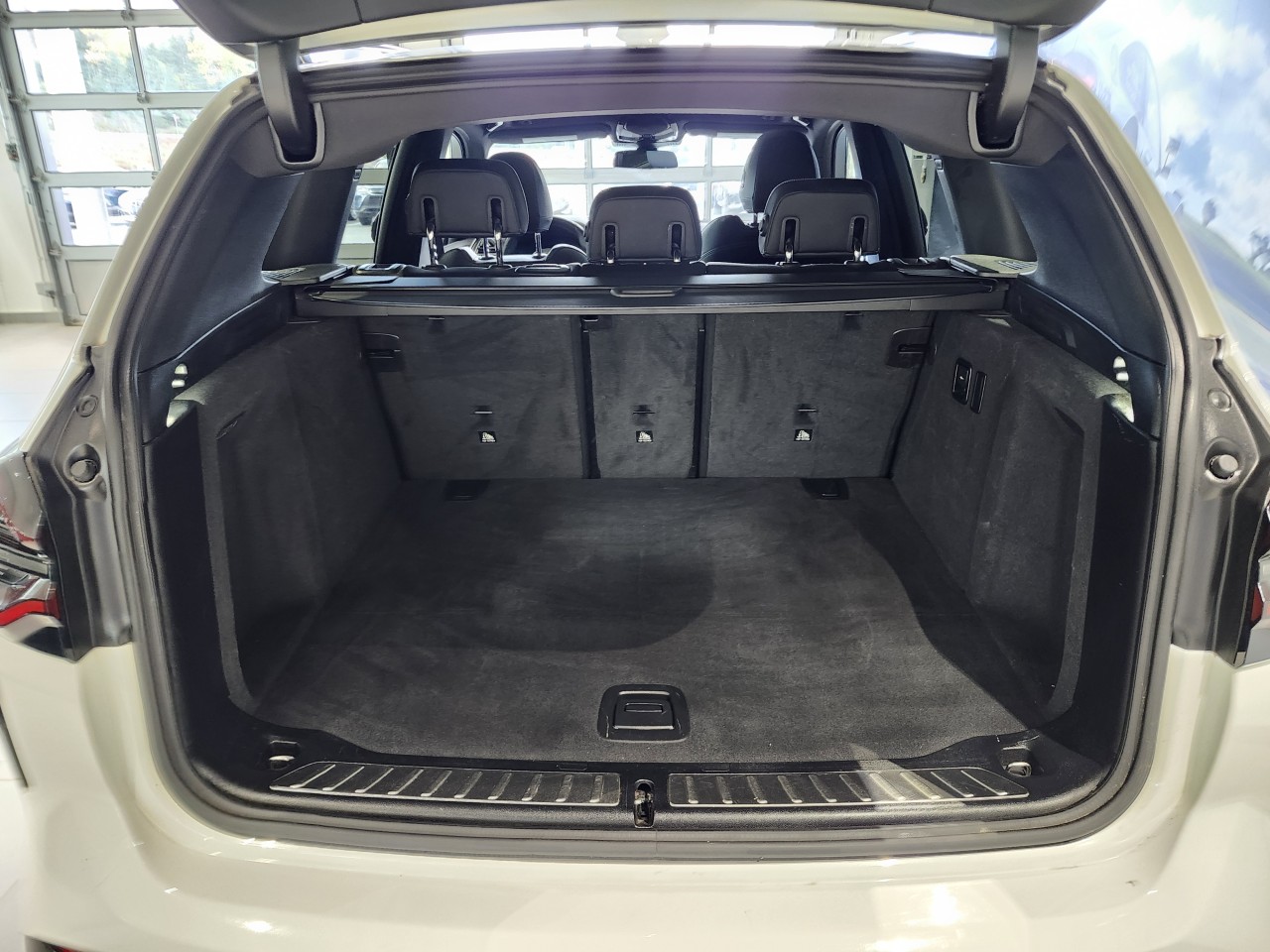2023 BMW X3 - Image 6