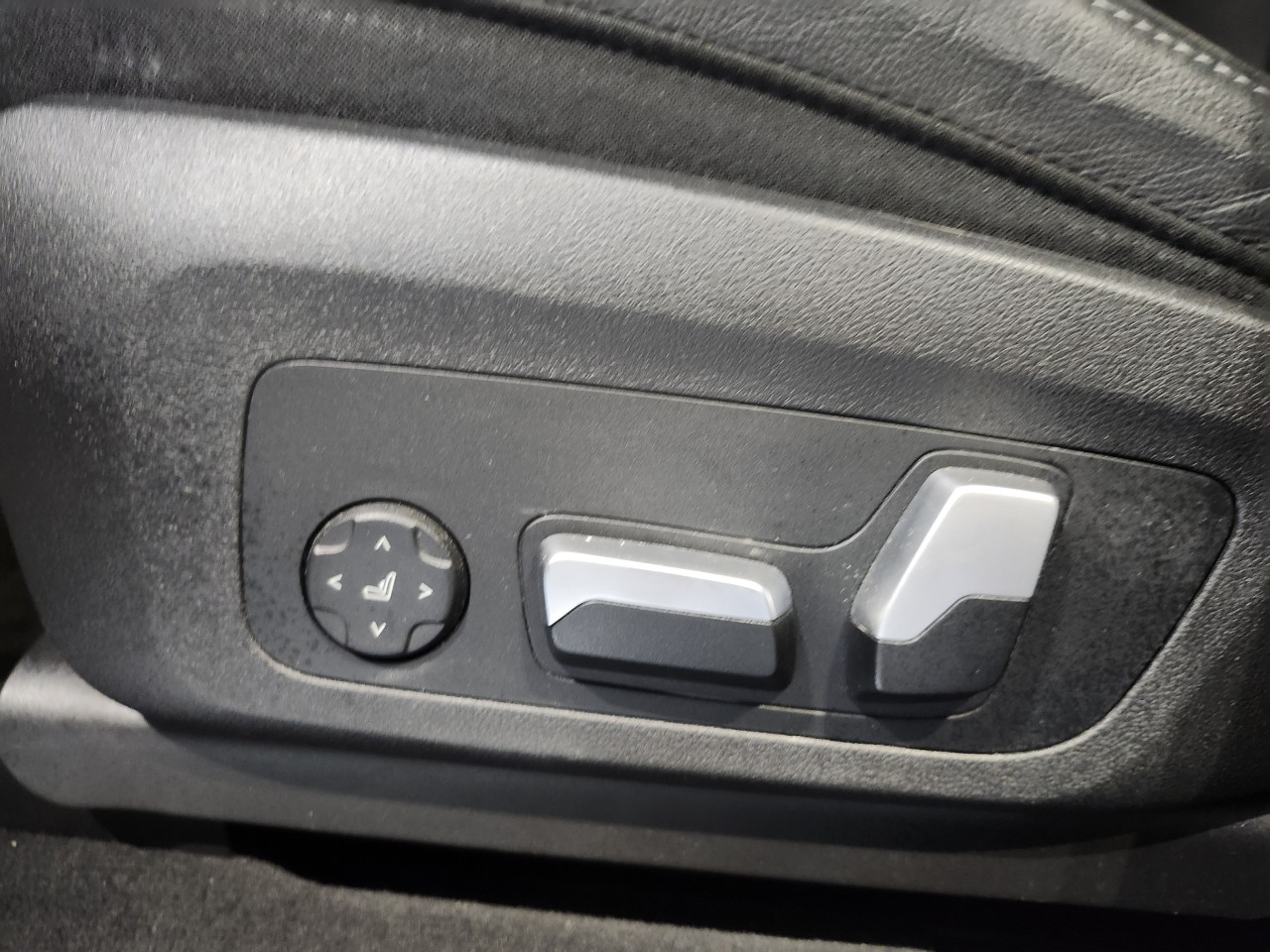 2023 BMW X3 - Image 13