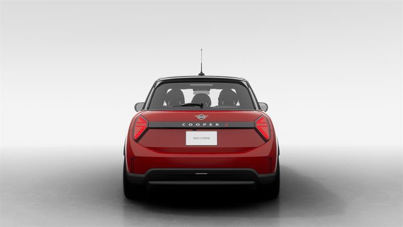 2026 MINI 5 Door - Image 5