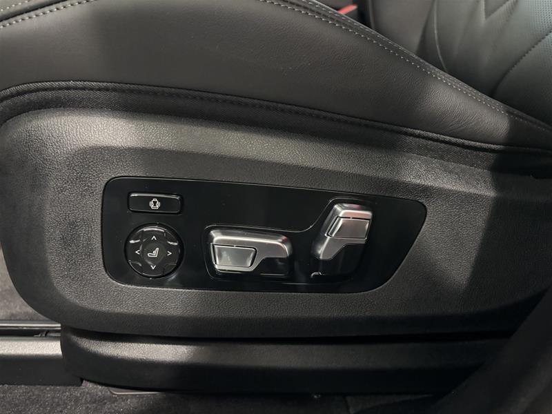 2026 BMW XM - Image 11