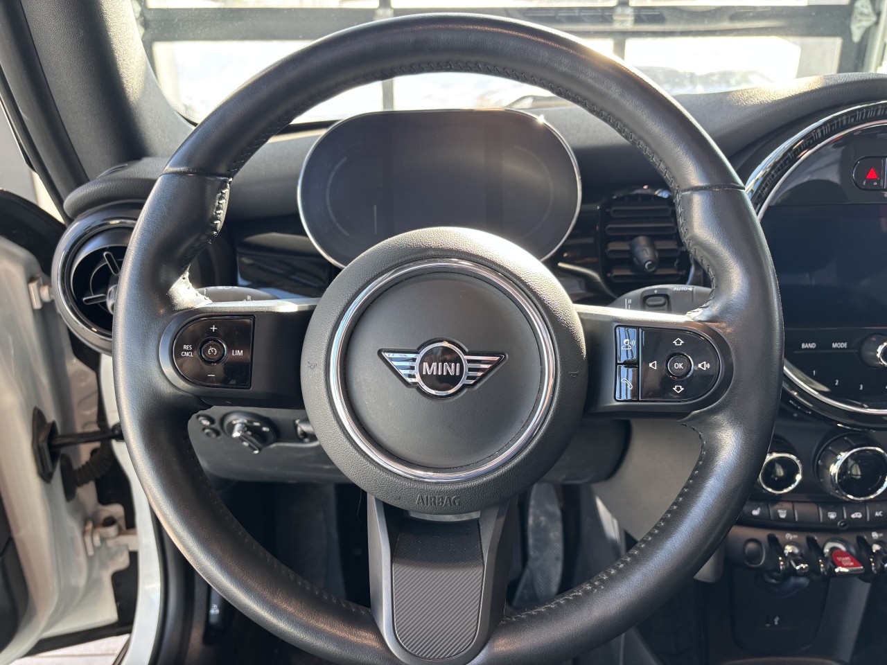 2024 Mini Cooper - Image 11