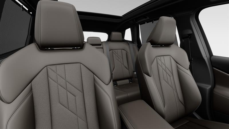 2026 BMW X3 - Image 13