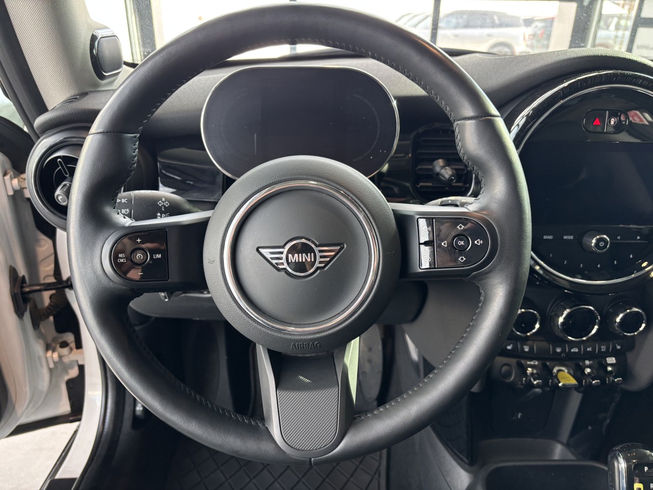 2023 Mini Cooper - Image 15