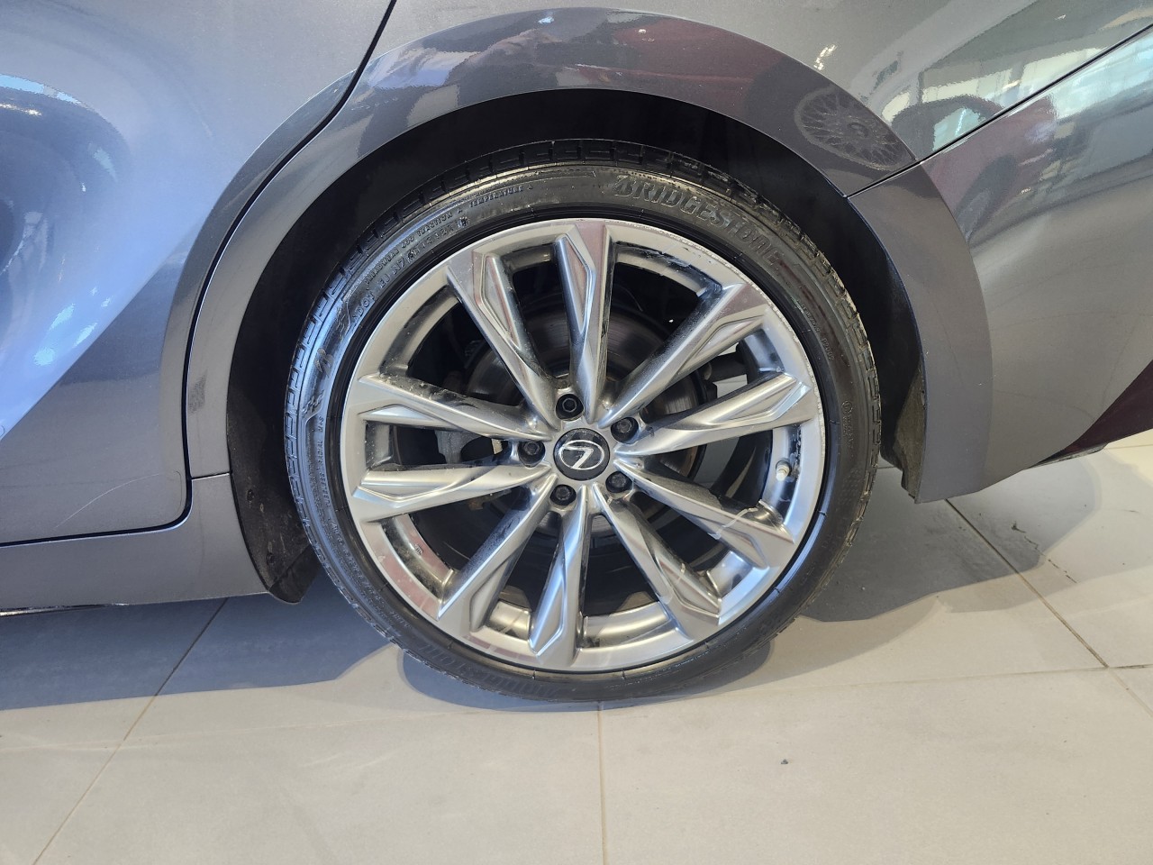 2022 Lexus IS - Image 4