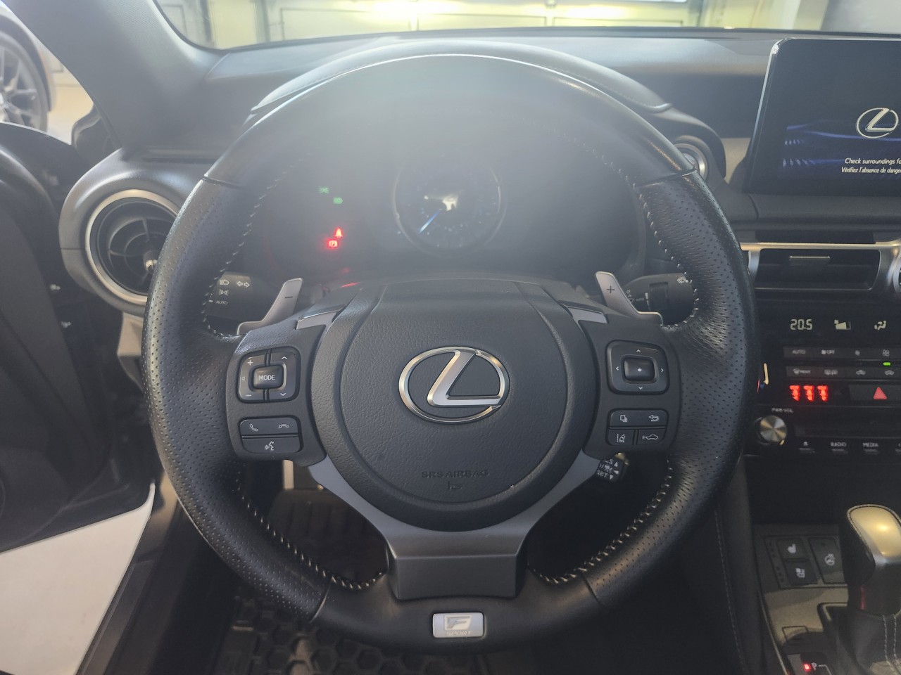 2022 Lexus IS - Image 14