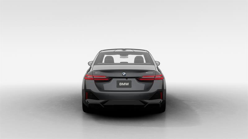 2026 BMW 550e - Image 6